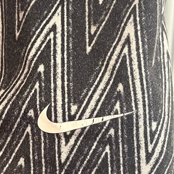 #16 NIKE • DRI FIT • BLACK/WHITE CHEVRON RACERBACK TANK - Picture 2 of 6